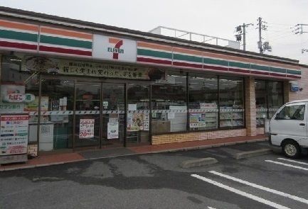 コンビニ　セブンイレブン（コンビニ）まで950m