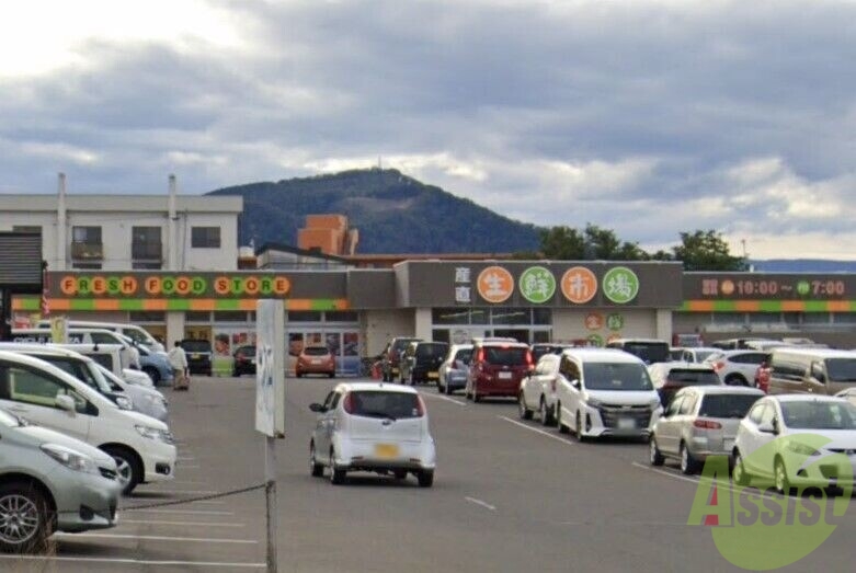 スーパー　産直生鮮市場西岡店（スーパー）まで724m