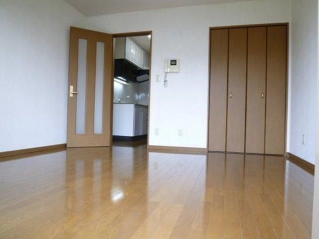 その他部屋・スペース　バルコニーから見た居室です