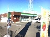 コンビニ　ファミリーマート　関桜町店（コンビニ）まで4010m