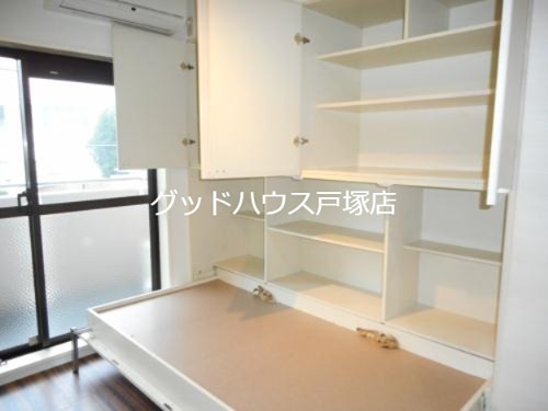 収納　別室参考写真　ベッド