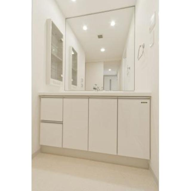 洗面設備　※写真は同タイプ住戸です。