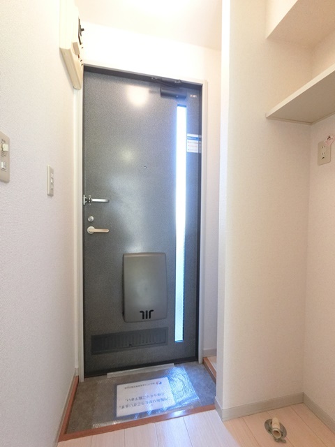 玄関　すっきりシンプルな玄関スペースです！