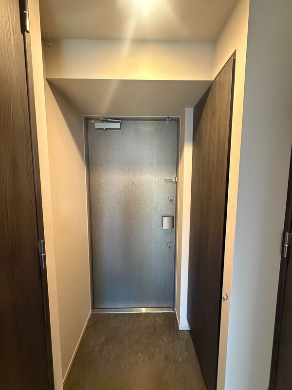 玄関　※同タイプ別階数部屋
