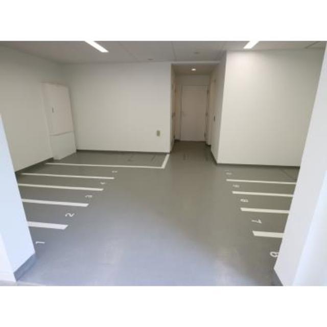 駐車場　駐輪場有