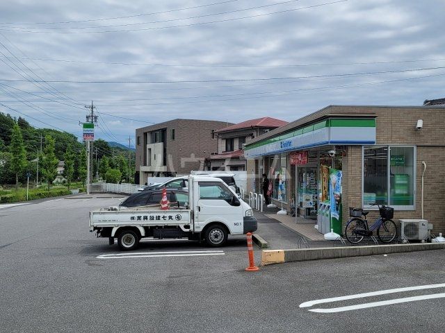 コンビニ　ファミリーマート 蒲郡塩津店（コンビニ）まで2001m