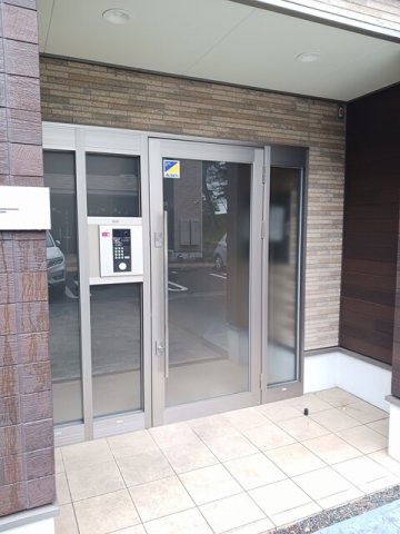 エントランス　清潔なエントランスです
