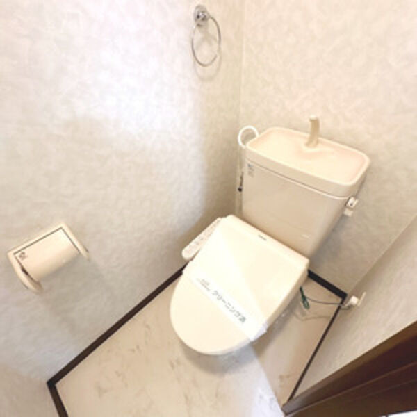 トイレ　同一タイプです。
