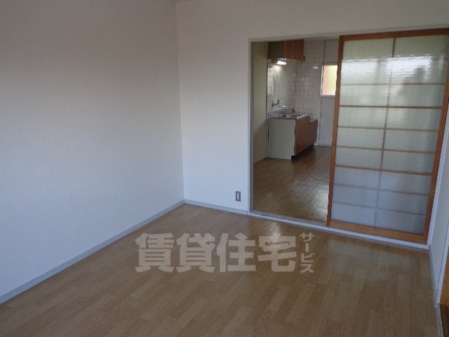 キッチン　洋室
