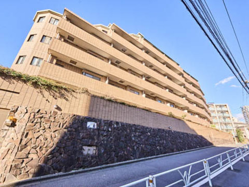 建物外観　建物外観（別角度）　※２０２４年３月の写真