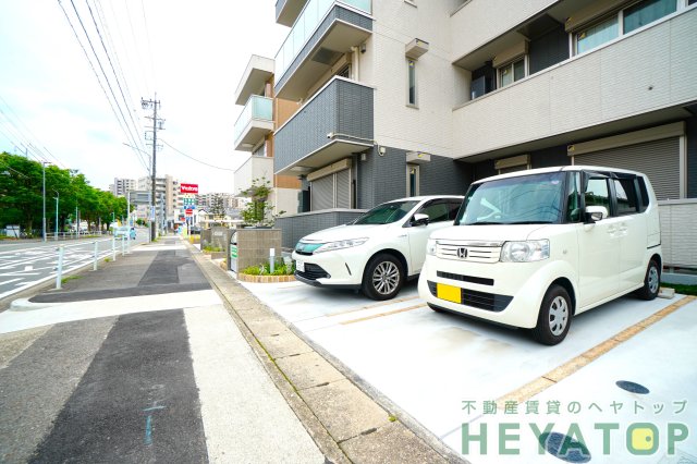 駐車場　敷地内駐車場