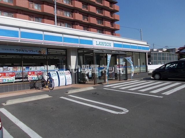 コンビニ　ローソン 弘前公園前店（コンビニ）まで106m