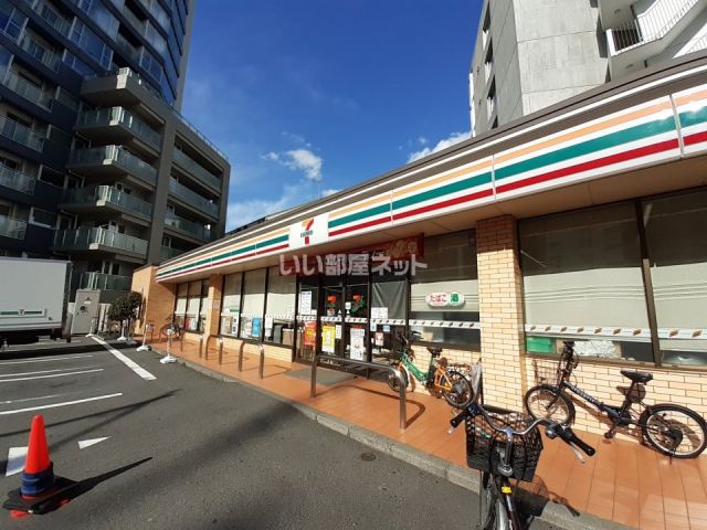 コンビニ　セブンイレブン渋谷本町3丁目店（コンビニ）まで292m