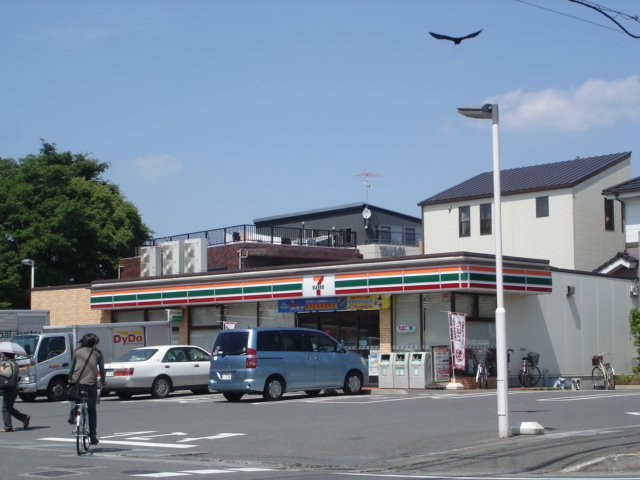 コンビニ　セブンイレブン 新田駅西口店（コンビニ）まで454m