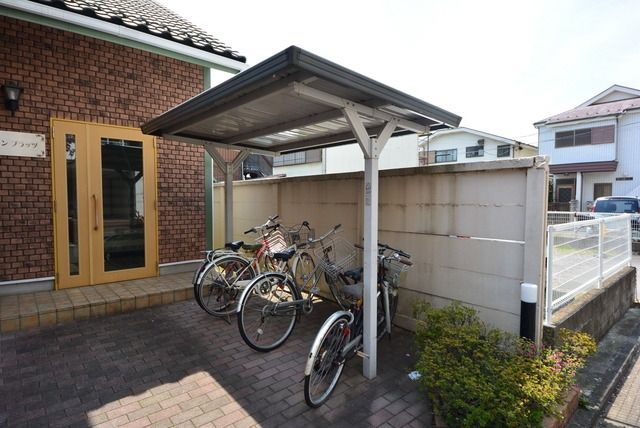 その他共有部分　★屋根付き駐輪場★