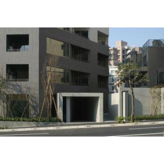 エントランス　清潔なエントランスです