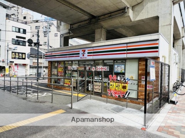 コンビニ　セブンイレブン（コンビニ）まで182m