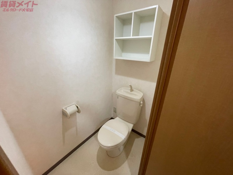 トイレ　同物件別室の画像です