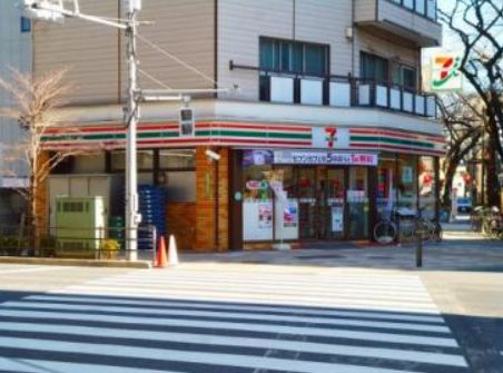 コンビニ　セブンイレブン西日暮里六丁目店（コンビニ）まで119m
