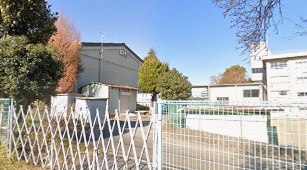 中学校　厚木市立南毛利中学校（中学校）まで569m