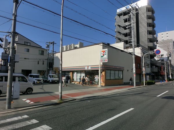 コンビニ　セブンイレブン大阪中本５丁目店（コンビニ）まで36m