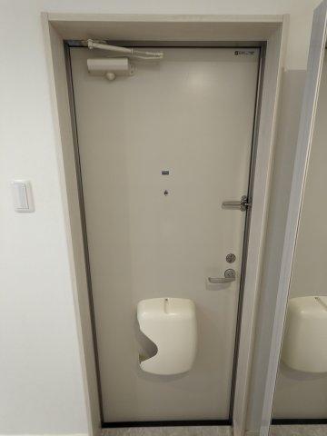 玄関　101号室