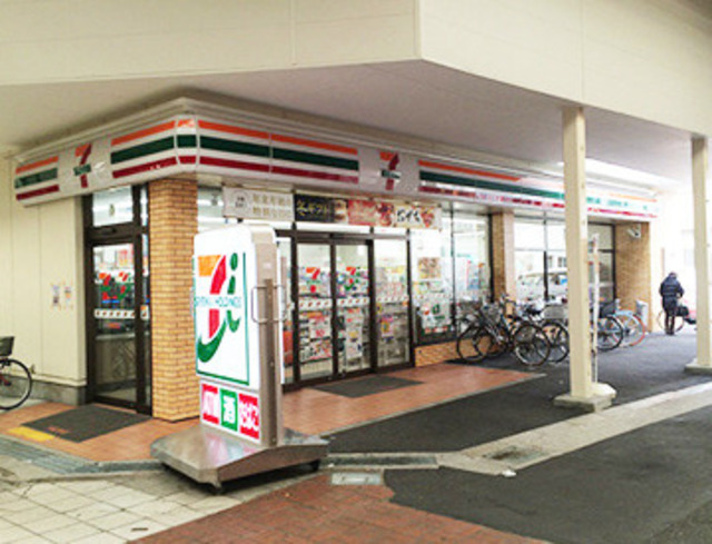 コンビニ　セブンイレブン尼崎神田南通3丁目店（コンビニ）まで267m