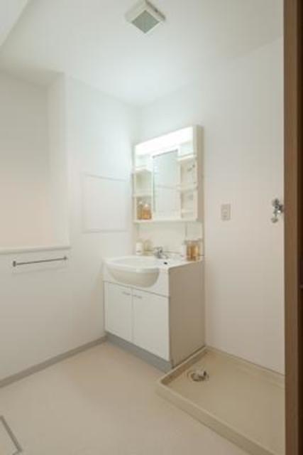 洗面設備　※写真は同タイプ住戸です。