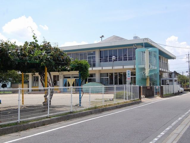 幼稚園・保育園　中保育所（幼稚園・保育園）まで1600m