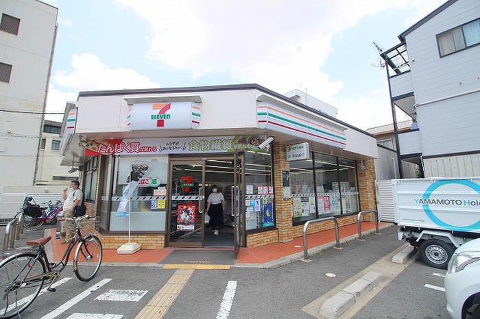 コンビニ　セブンイレブン京都七条大宮店（コンビニ）まで580m