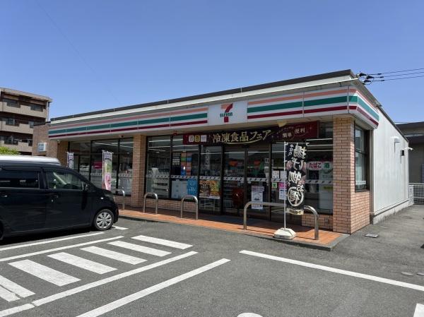 コンビニ　セブンイレブン熊本花立6丁目店（コンビニ）まで850m