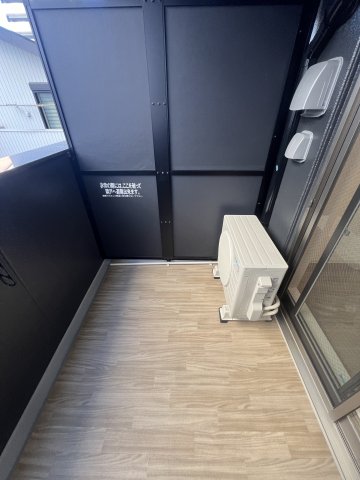 バルコニー　※写真は同じマンションの違う部屋のものになります。