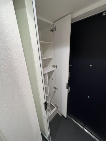 収納　※写真は同じマンションの違う部屋のものになります。