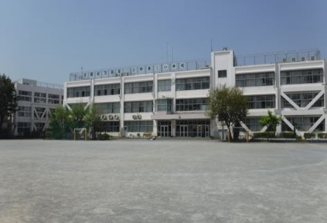 小学校　日野市立 第三小学校（小学校）まで642m