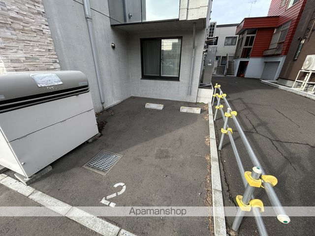 駐車場　駐車場