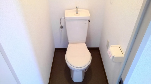 トイレ　コンパクトで使いやすいトイレです♪