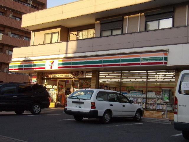 コンビニ　セブンイレブン（コンビニ）まで260m