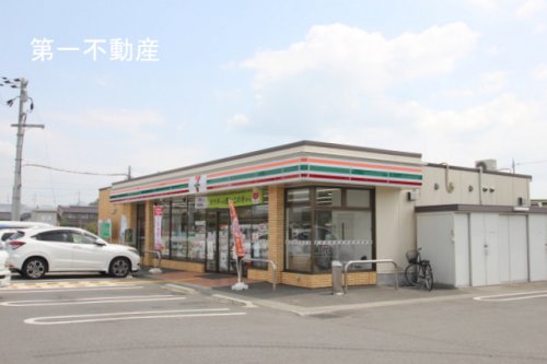 コンビニ　セブンイレブン社松尾店（コンビニ）まで757m