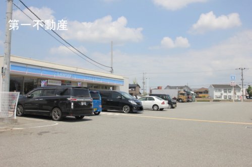 コンビニ　ローソン 社嬉野（コンビニ）まで810m