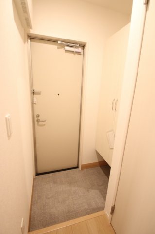 玄関　収納もある玄関です