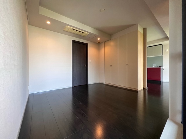 居室・リビング　※別部屋の参考写真です。