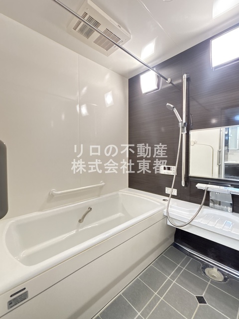 バス・シャワールーム　足が伸ばせる広々バスタブでリラックス♪