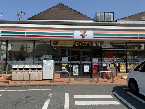 コンビニ　セブンイレブン 藤沢片瀬店（コンビニ）まで798m