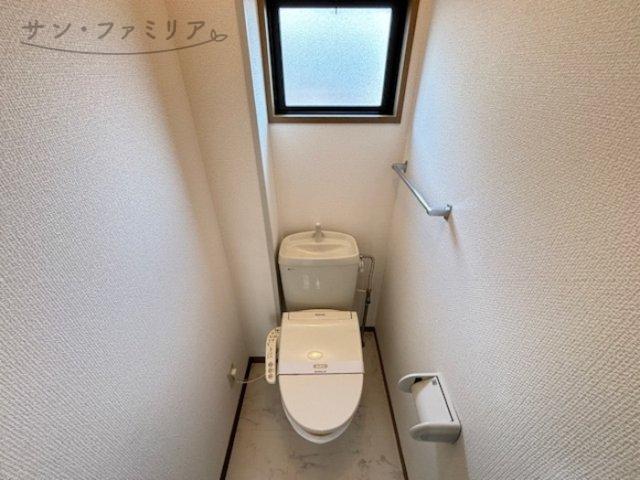トイレ　同一物件別部屋写真