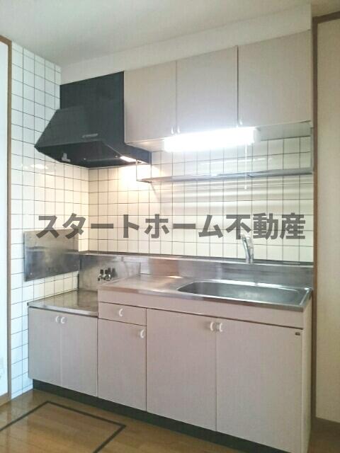 キッチン　コンパクトなキッチンで掃除もラクラク
