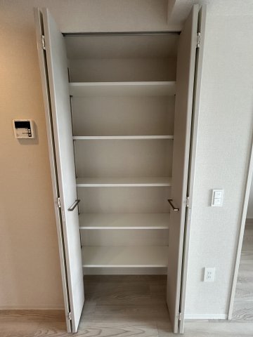 エントランス　落ち着いたエントランスです