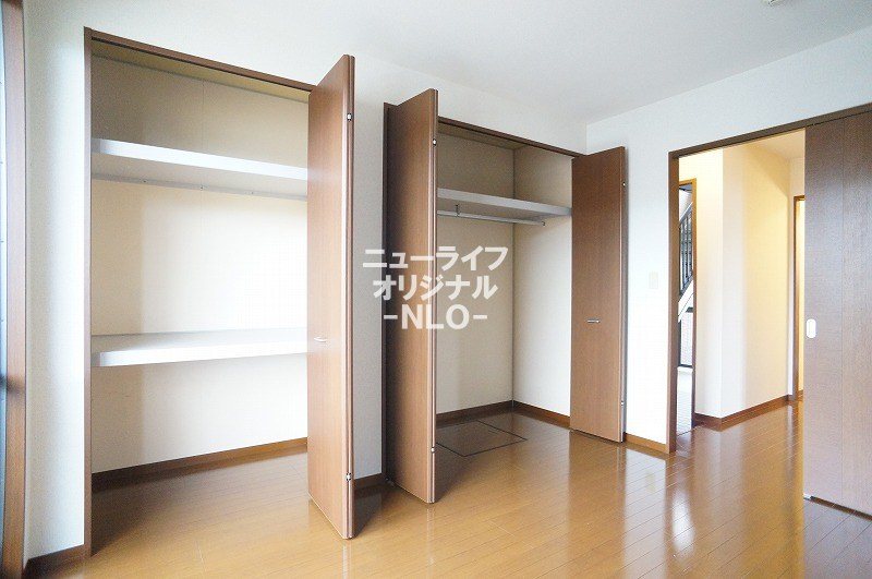 収納　お洋服から布団類までたっぷり収納できます☆