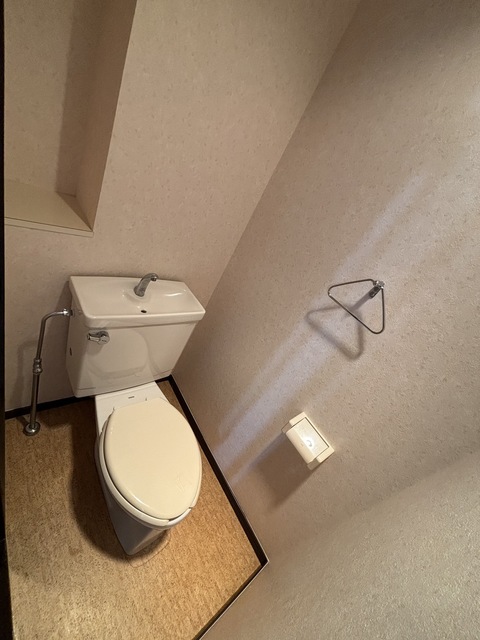 トイレ　別部屋参考写真です