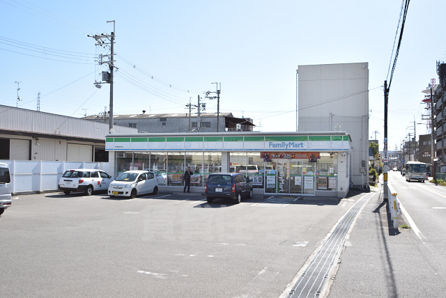 コンビニ　ファミリーマート　鳥飼本町五丁目（コンビニ）まで1226m