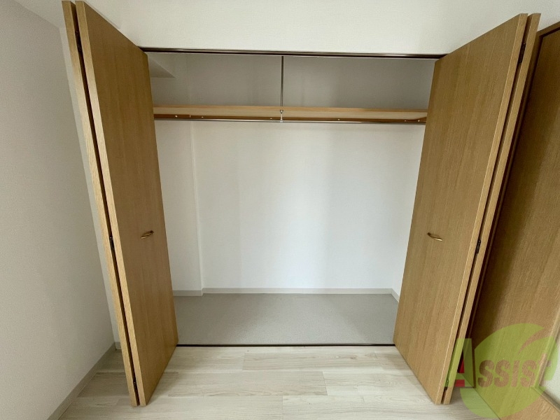 収納　寝室の収納です。部屋がすっきり片付きます。
